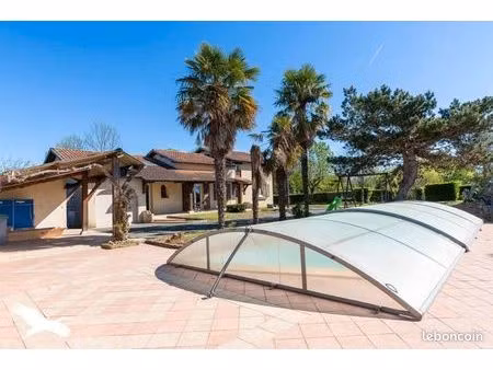 villa 5 pièces 163 m²