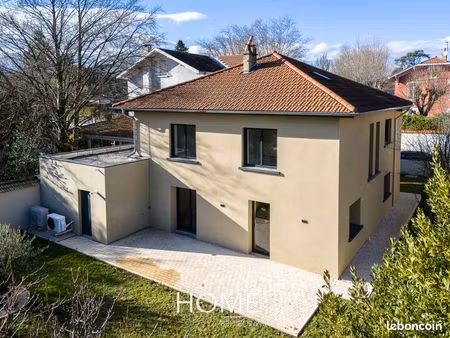 maison 6 pièces 170 m²