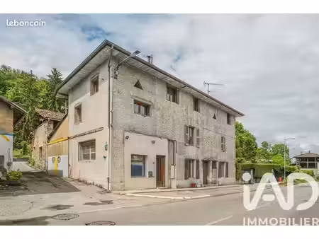 maison 10 pièces 575 m²