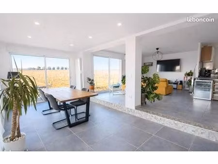 maison récente de plain-pied 110 m²