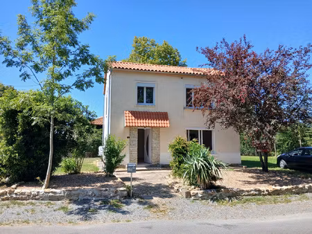 maison en pierre rénovée  aucuns travaux !