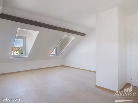 studio 1 pièce 28 m²
