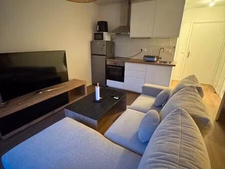 location t2 meublé avec parking et terrasse