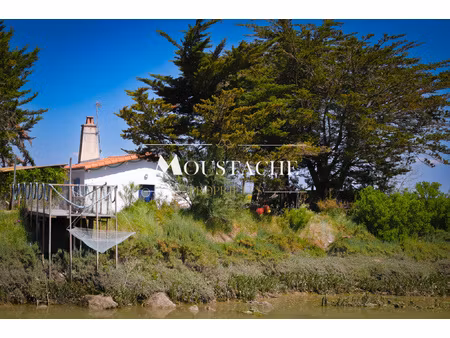 maison typique au coeur des marais - carrelet & appontement