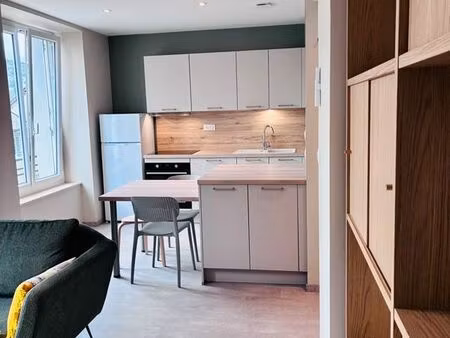 t2 meublé entièrement rénové – 35 m² – murat (15300) – disponible juin 2026
