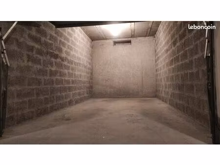 garage/box 15 m² avenue lajarrige à la baule  à 2 min à pied de la gare sncf de la baule l