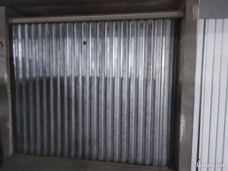 box fermé dans garage