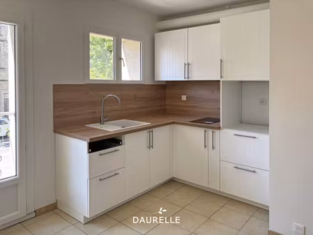 location appartement 2 pièces 42m² chateaurenard 13160