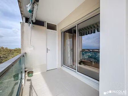 dernier étage - t3 lumineux avec balcon