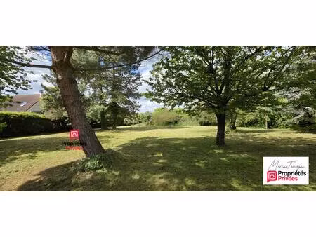 terrain à bâtir de plus de 1 500 m² avec exposition sud-ouest   village recherché à l'oues