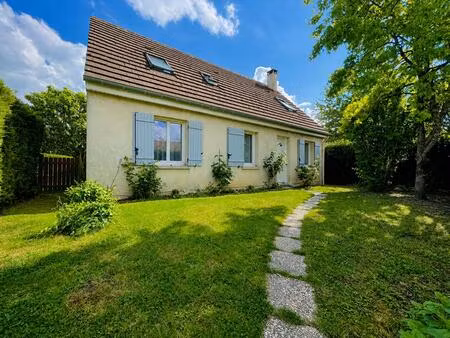 maison familiale avec jardin arboré - calme & confort à neuilly-en-thelle