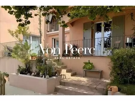 maison avec jardin  piscine et dépendance  proche avignon.
