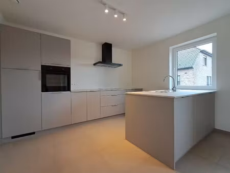 ruim appartement met 2 terrassen!