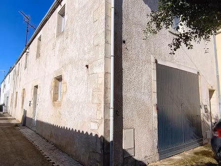 vente immeuble 7 pièces  160.00m²  soubise