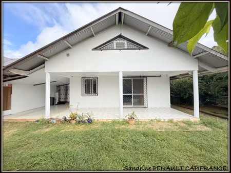 a vendre a kourou (97310) une charmante maison t5 de 106 m² - terrain de 440 m² - au prix 