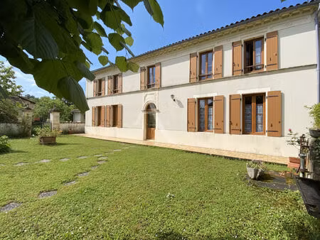 vente maison 7 pièces  165.00m²  mirambeau