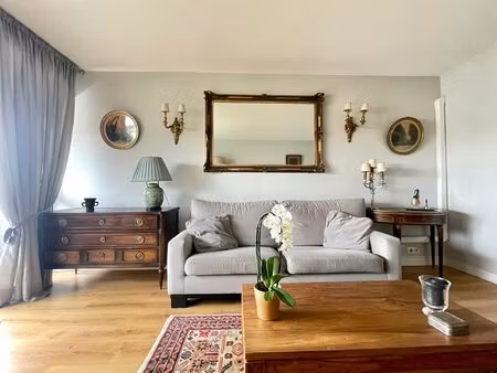 appartement t2 avec balcon  parking et ascenseur le bouscat proche tram d