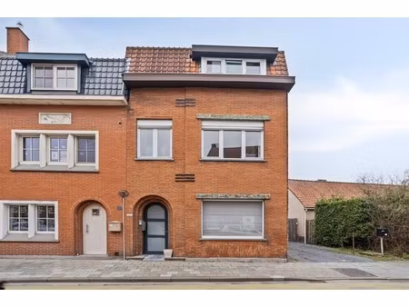 huis te koop in assebroek met 4 slaapkamers