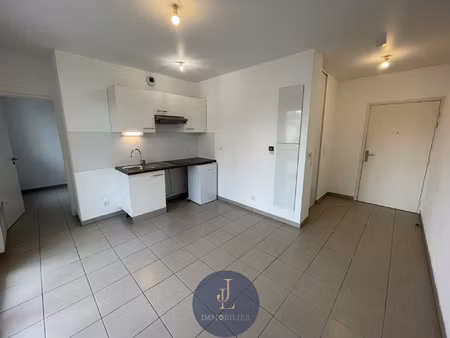 studio avec grande terrasse - av. du père soulas