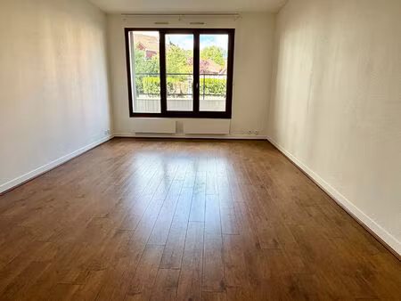 location appartement 2 pièces  46.00m²  chaville