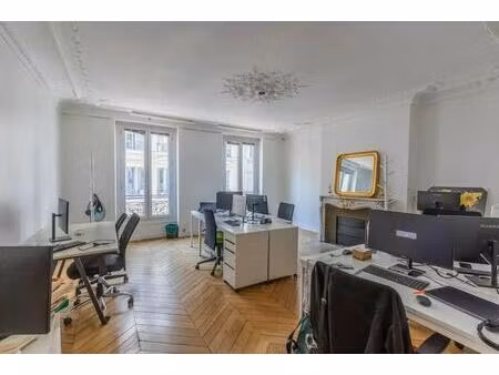 location bureau paris 75010 86m²