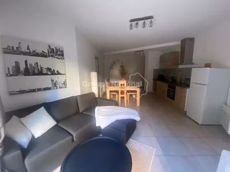 location appartement 2 pièces 53m2 nîmes 30000 - 755 € - surface privée