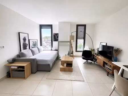 a louer appartement type 1 dans le centre de tours - libre de suite