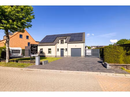 huis te koop in malle met 3 slaapkamers