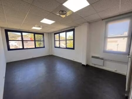 vente bureaux 92 m²