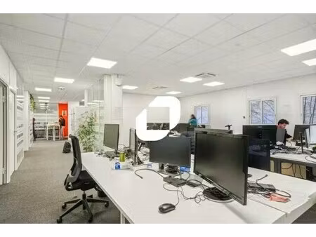 location bureaux 45 m² à 675 m²