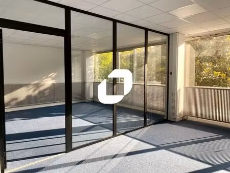 vente bureaux 831 m²