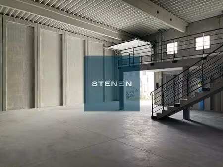 vente entrepôt 205 m²