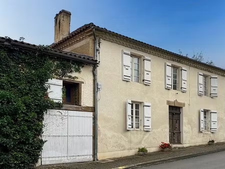 maison à vendre 6 pièces bassoues (32) de 134 m2 avec jardin - 2 chambres d'hôtes - 777 m2
