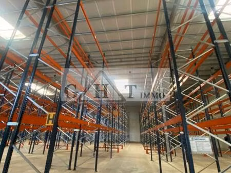 entrepot 2800 m² + terrain 6000 m² a vendre a vaux le penil