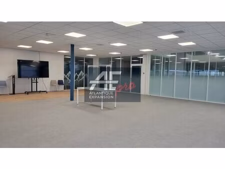 location local professionnel 133m² malville 44260