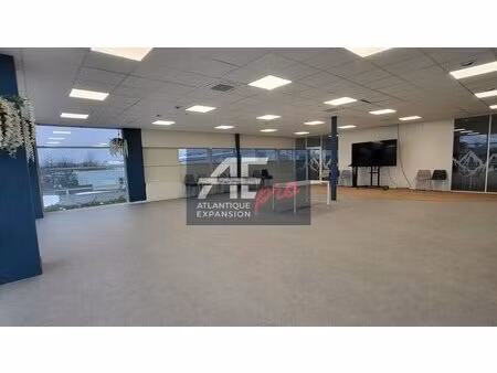 location local professionnel 179m² malville 44260