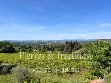 goult  authentique maison de hameau avec terrasse et jolie vus dégagée