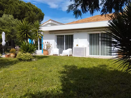 vente maison 7 pièces 159m2 les salins-d'hyères 83400 - 948000 € - surface privée