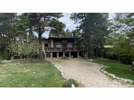 à vendre  ravissant chalet au mont serein face au ventoux (beaumont du ventoux)