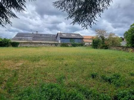 vente terrain à doue-la-fontaine (49700) : à vendre / 892m² doue-la-fontaine