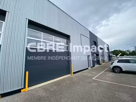 location local d’activités 370m²