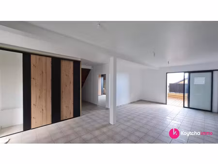 location maison 5 pièces 170 m² à la possession (97419)