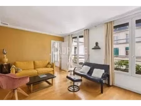 location meublée appartement 2 pièces 43 m² à paris 1er (75001)  2 300 €