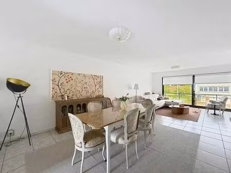 lumineux appartement 3 chambres avec terrasse