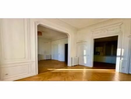 location bureaux 250 m²
