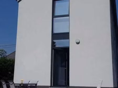 duplex avec panneaux photovoltaïques et jardin (gîte)
