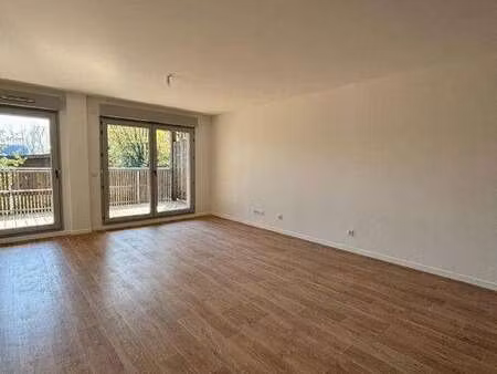 location appartement 3 pièces à la chapelle-sur-erdre (44240) : à louer 3 pièces / 65m² la