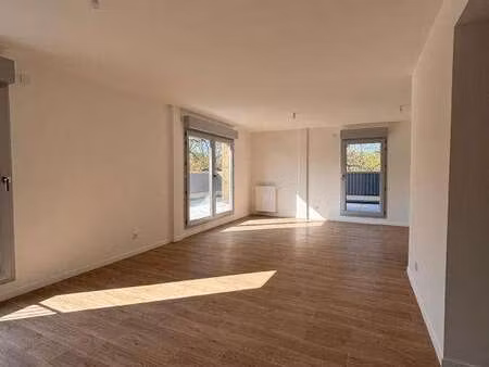 location appartement 4 pièces à la chapelle-sur-erdre (44240) : à louer 4 pièces / 91m² la