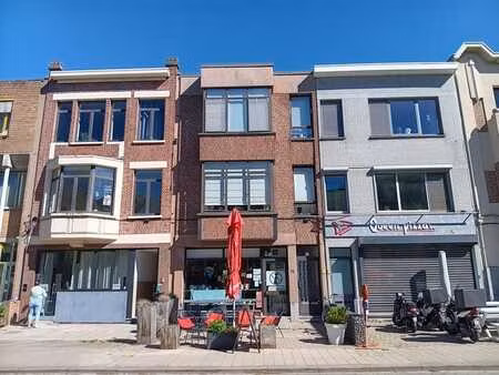 handelshuis met 2 appartementen te koop
