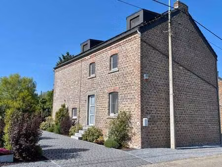 maison 4 façades avec jardin